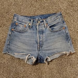 Levi 501 Light Wash Shorts size 24